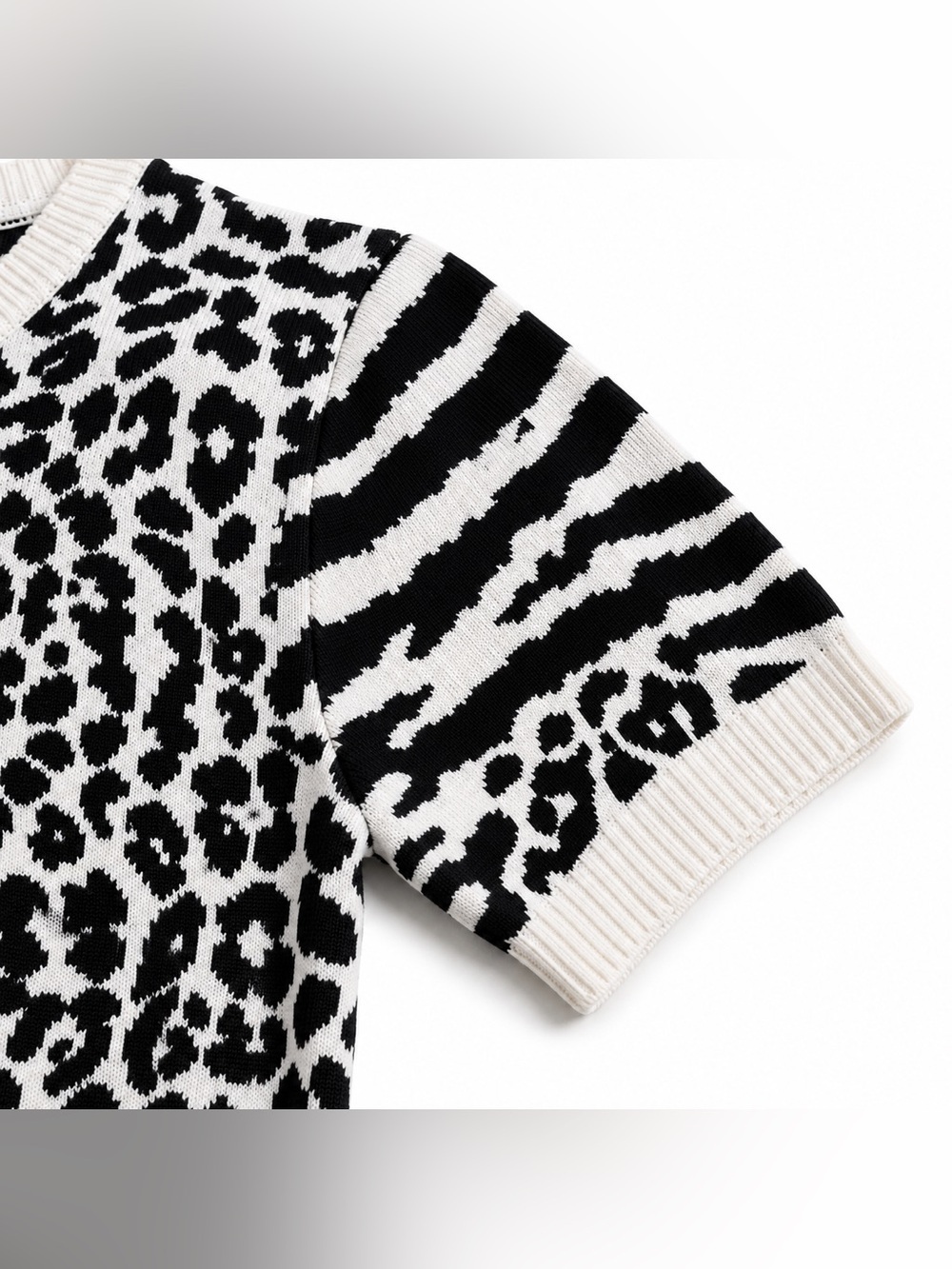INTERMIX Animal Print Knit Sweater Large Black White Short Sleeve Luxe Pullover - Picture 5 of 7